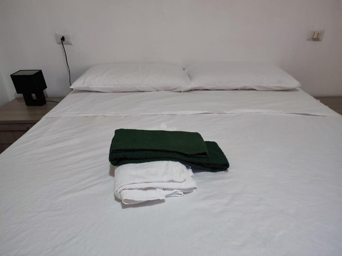 Rooms For Rent 67 サッサリ エクステリア 写真